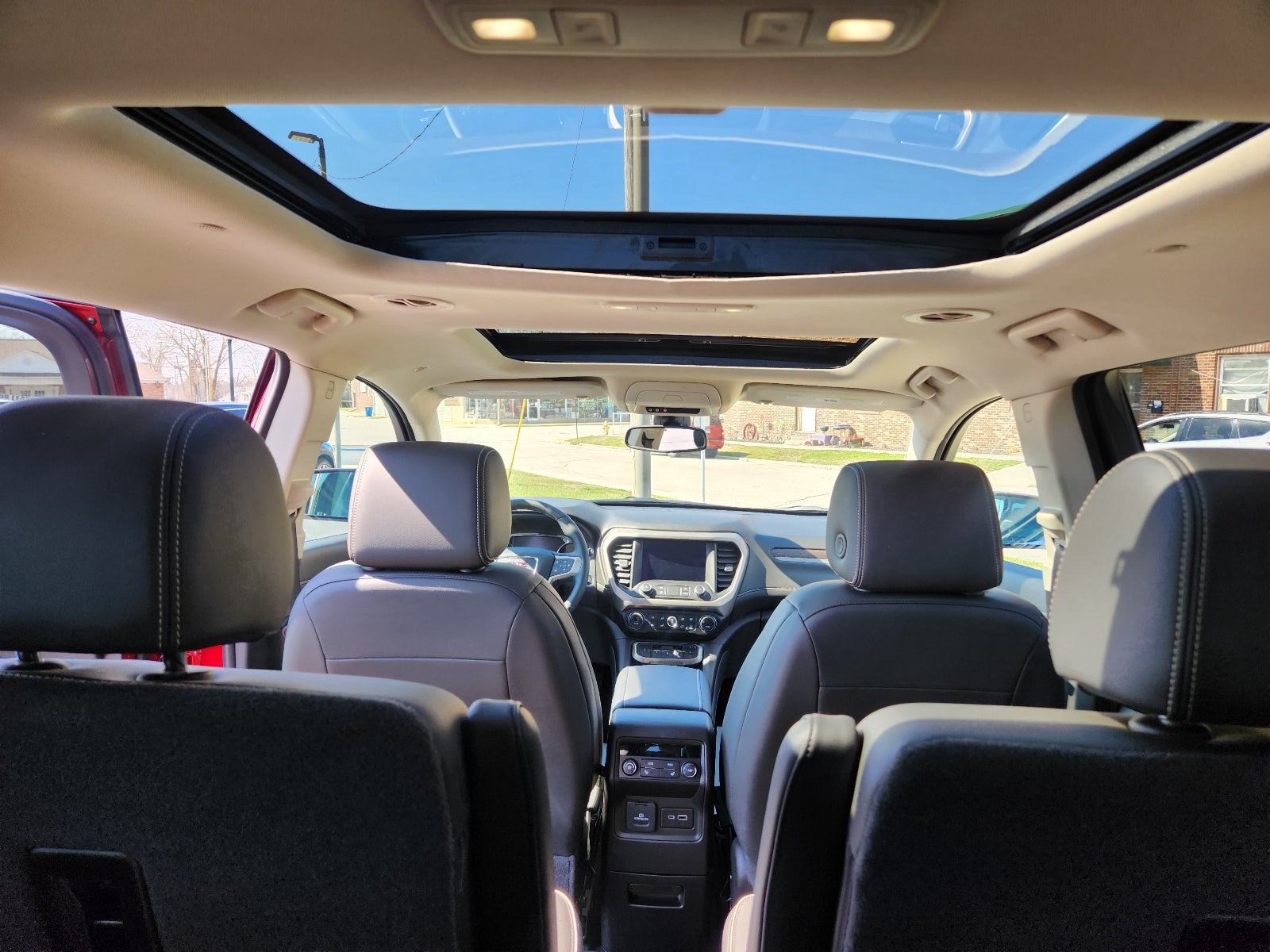 2023 GMC Acadia Denali