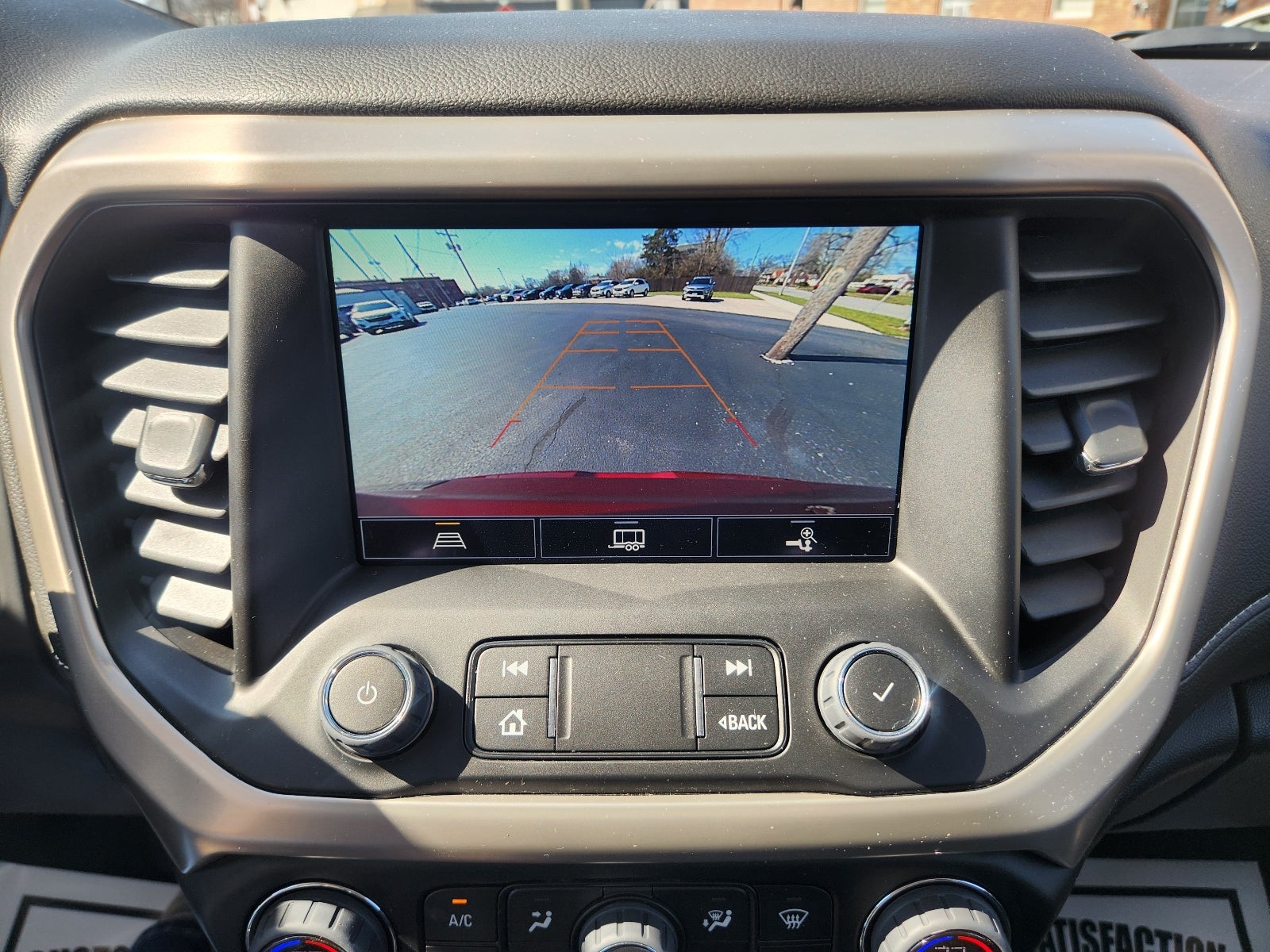 2023 GMC Acadia Denali