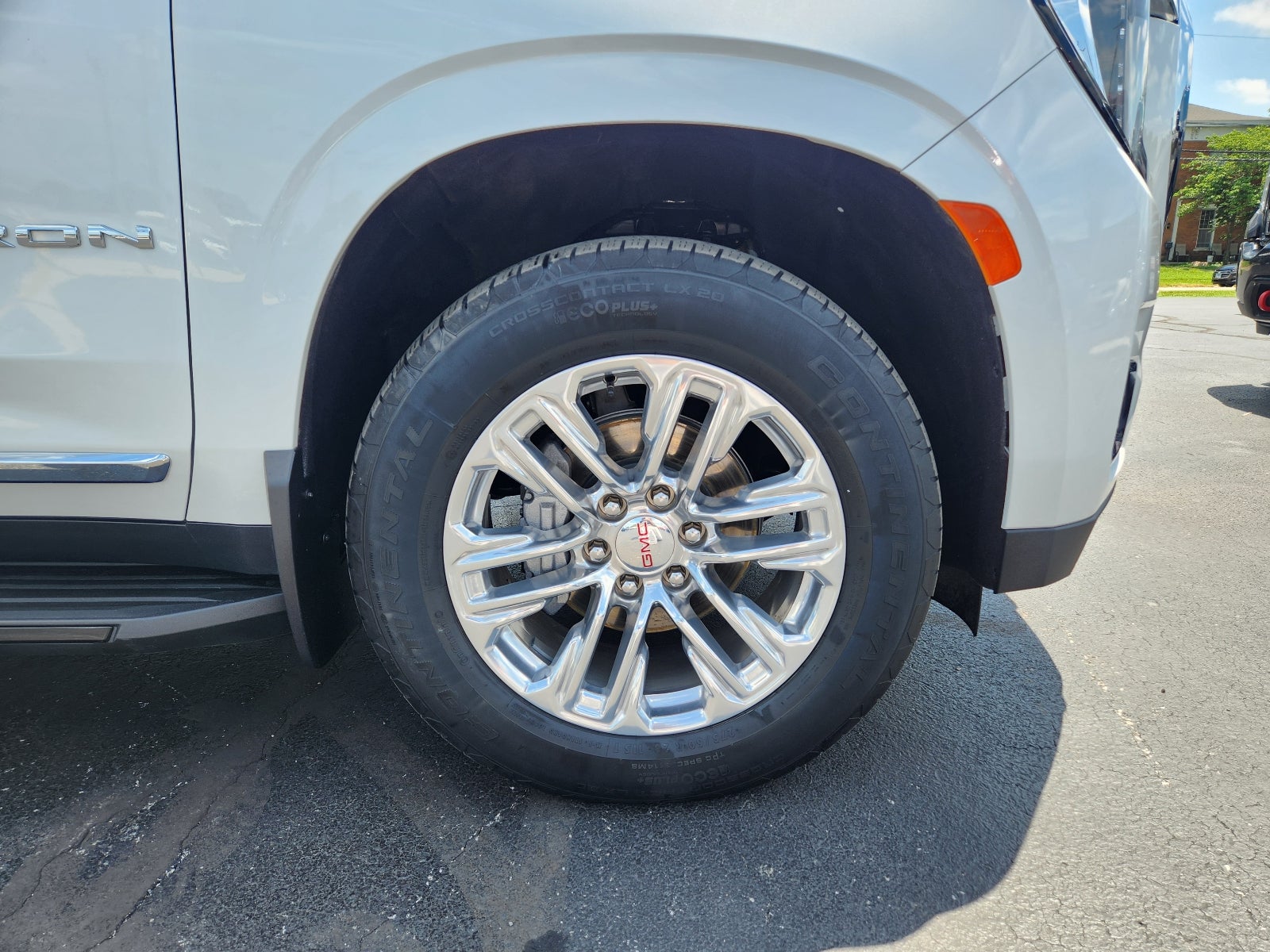 2024 GMC Yukon SLT