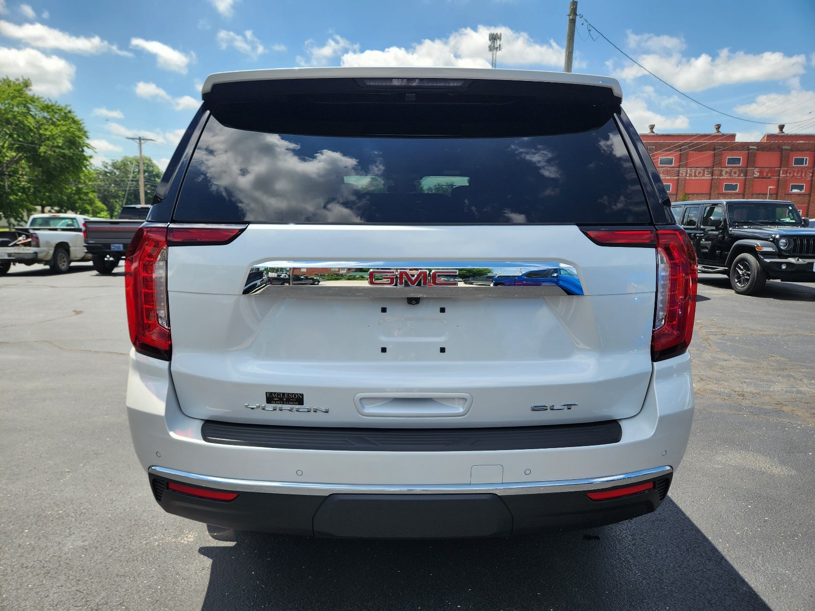 2024 GMC Yukon SLT