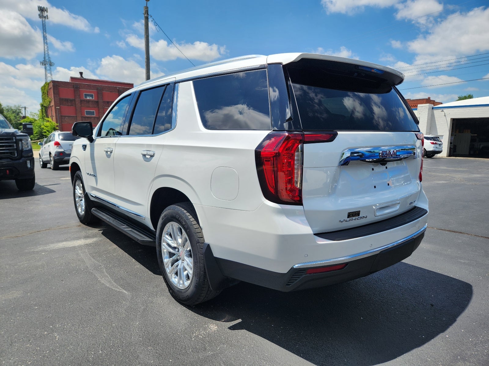 2024 GMC Yukon SLT