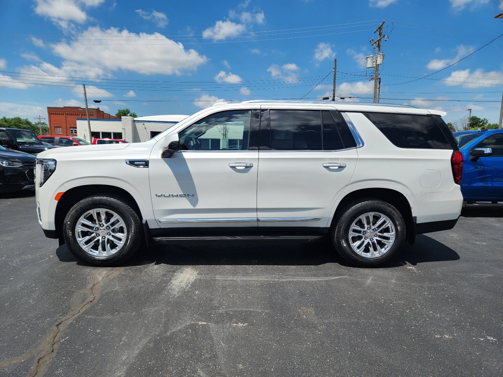 2024 GMC Yukon SLT