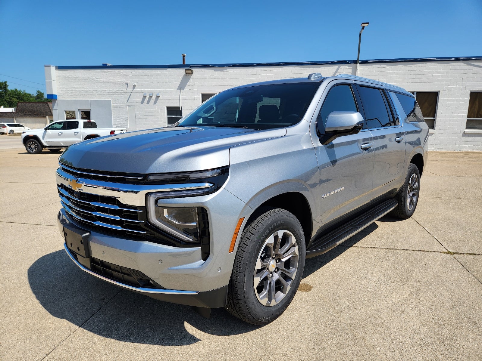 2026 Chevrolet Suburban LT