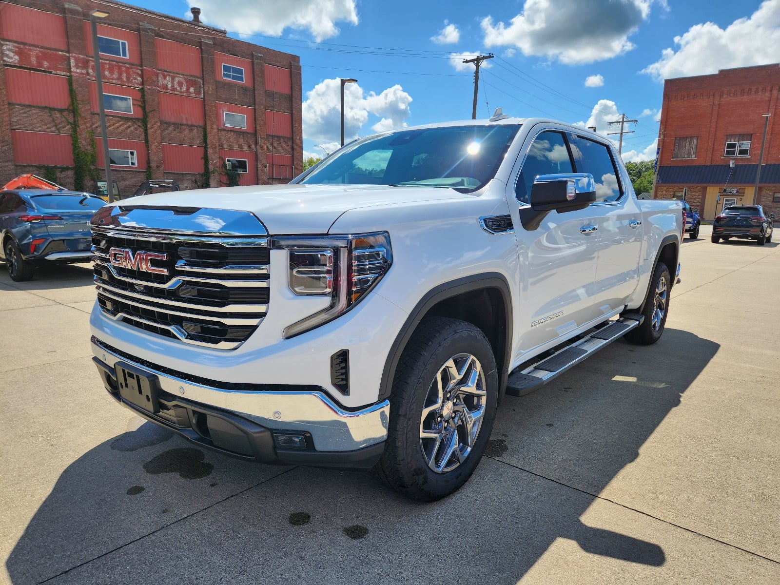 2026 GMC Sierra 1500 SLT