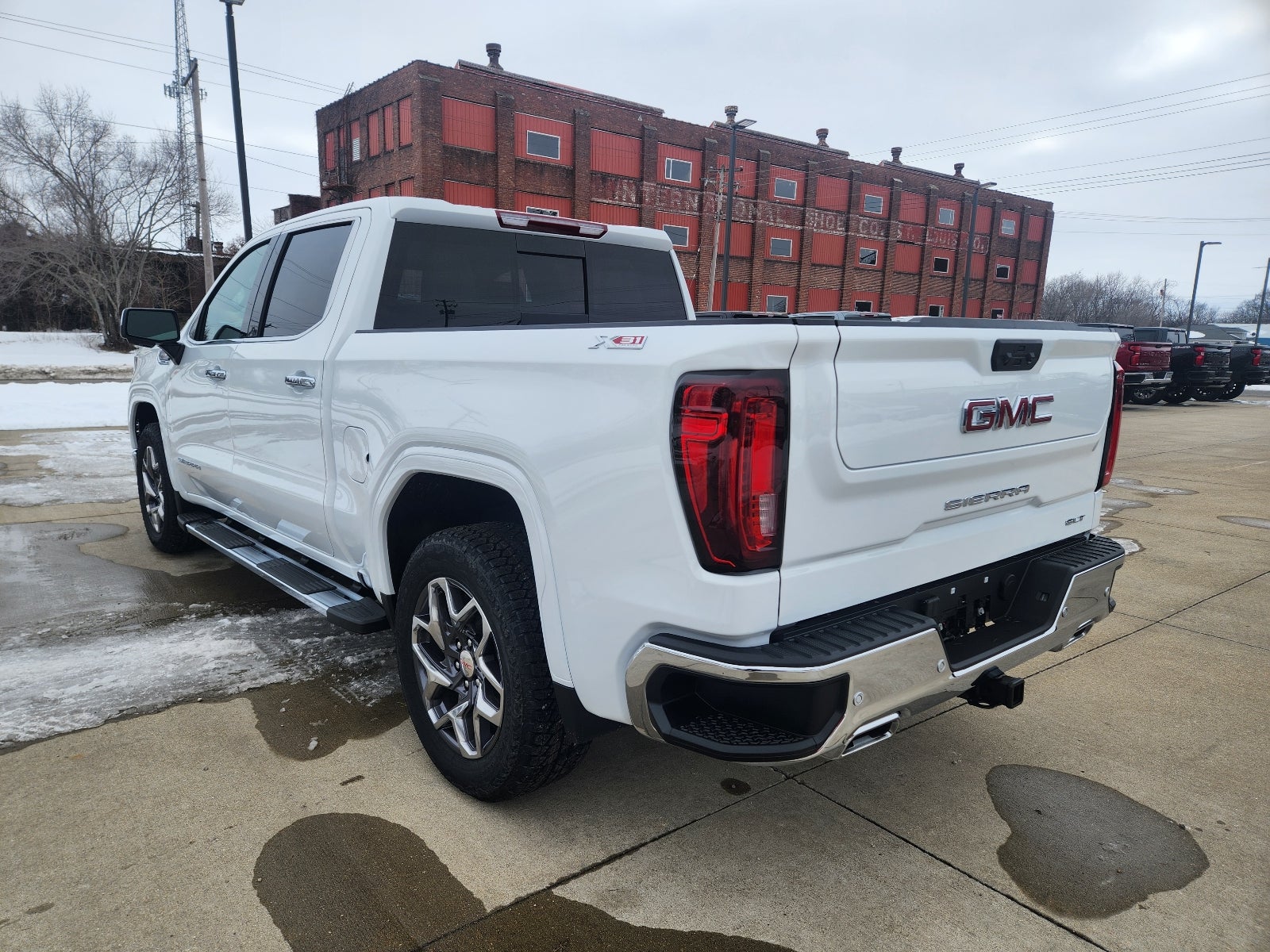 2026 GMC Sierra 1500 SLT