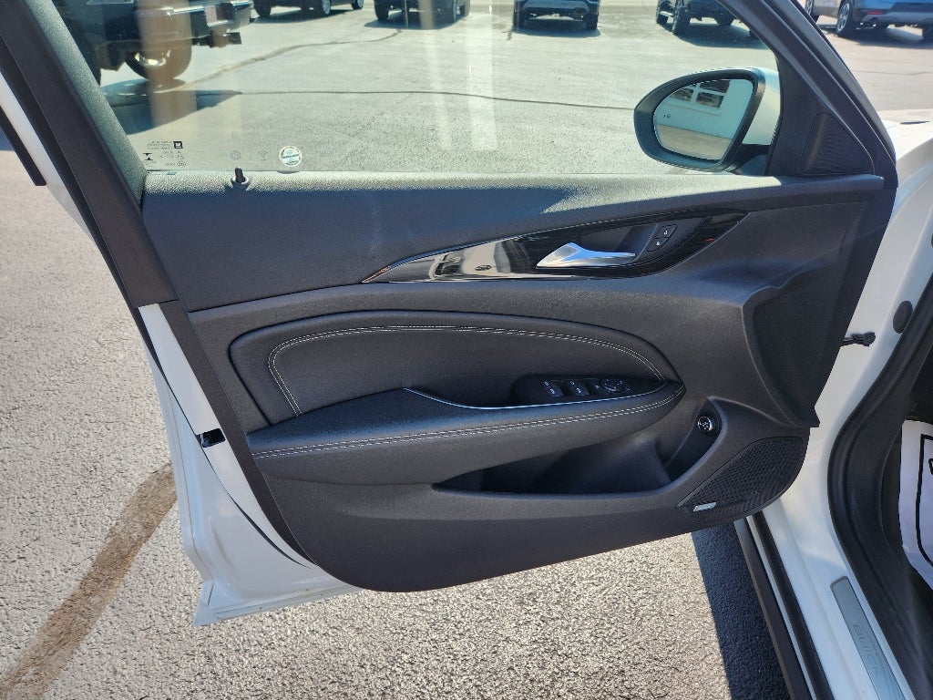 2018 Buick Regal TourX Essence