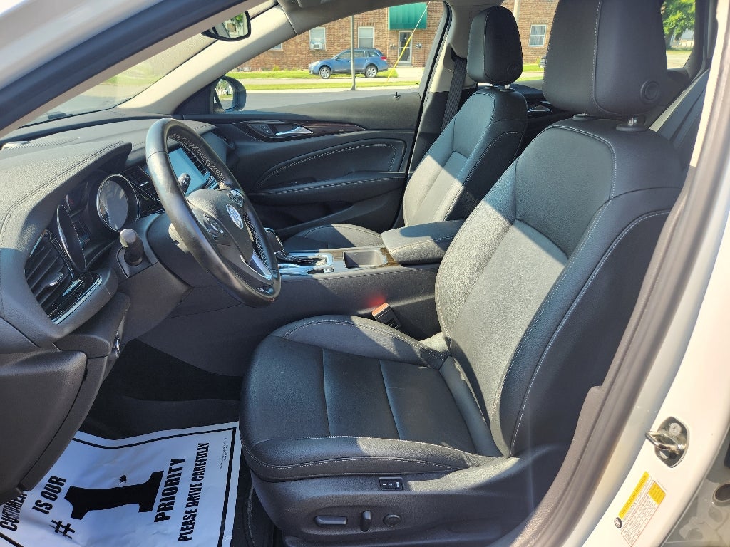 2018 Buick Regal TourX Essence