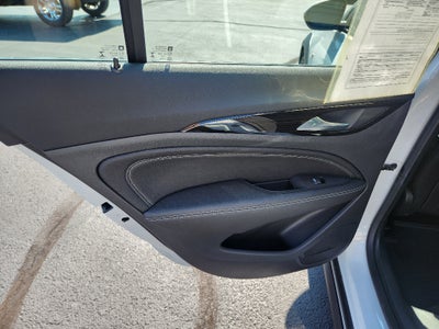 2018 Buick Regal TourX Essence