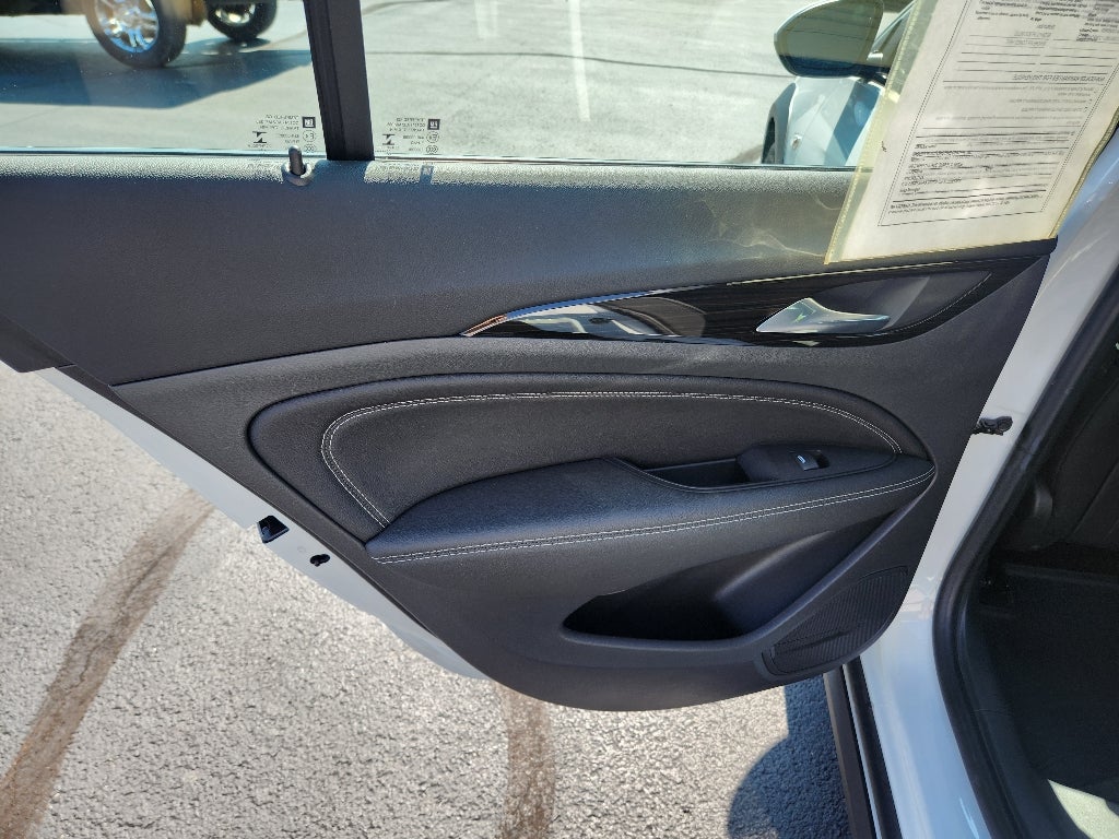 2018 Buick Regal TourX Essence