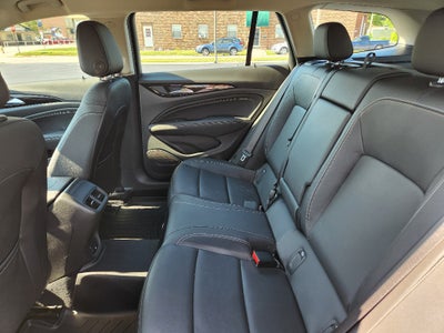 2018 Buick Regal TourX Essence