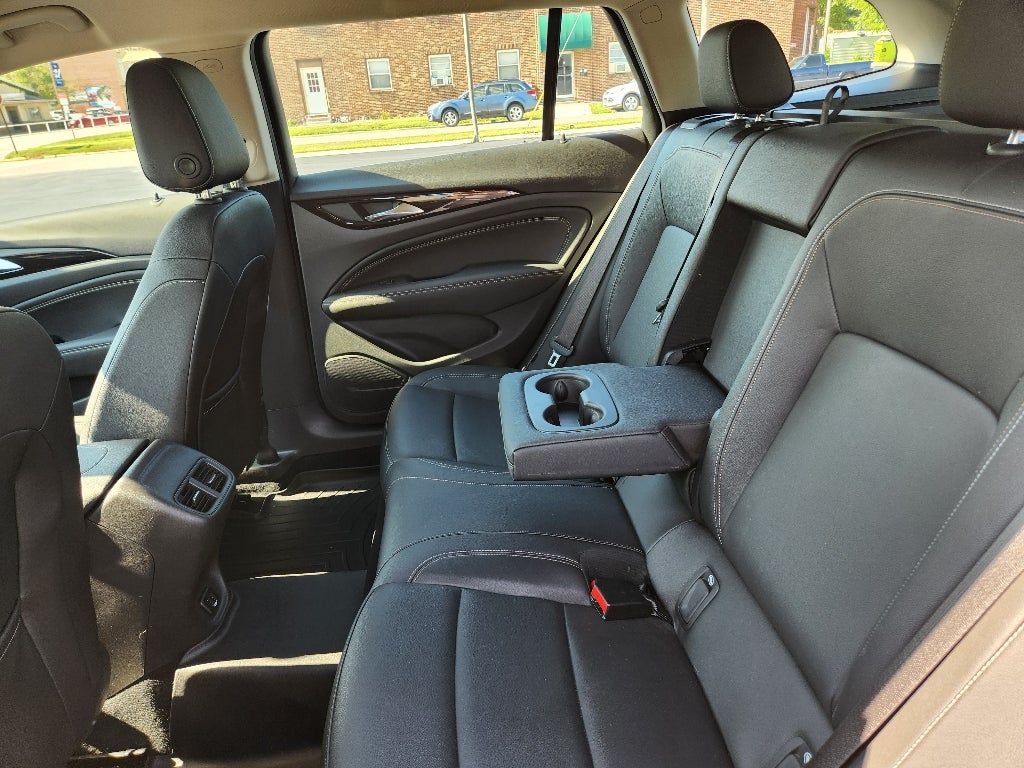 2018 Buick Regal TourX Essence