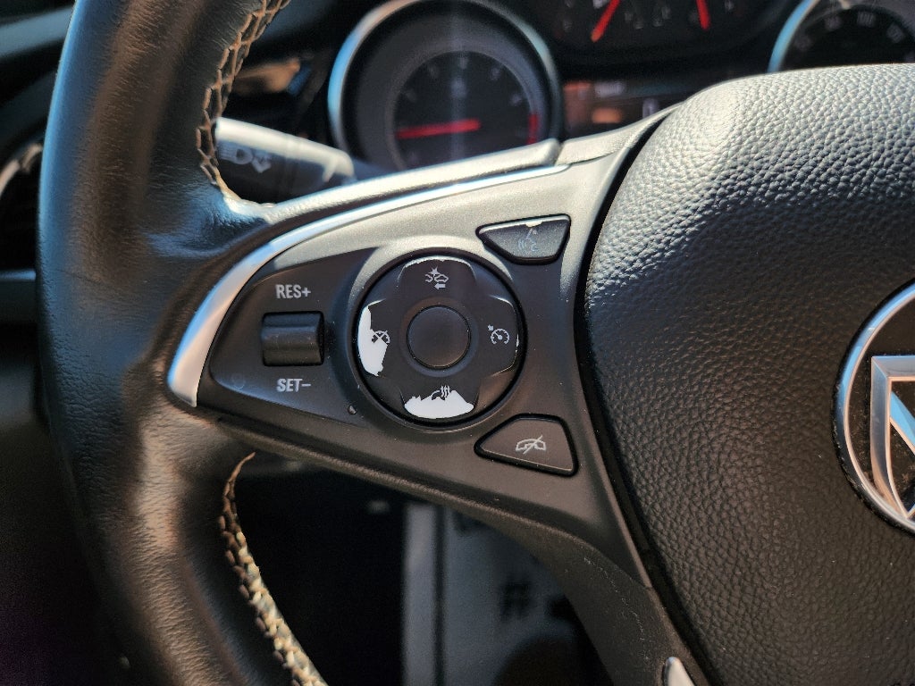 2018 Buick Regal TourX Essence