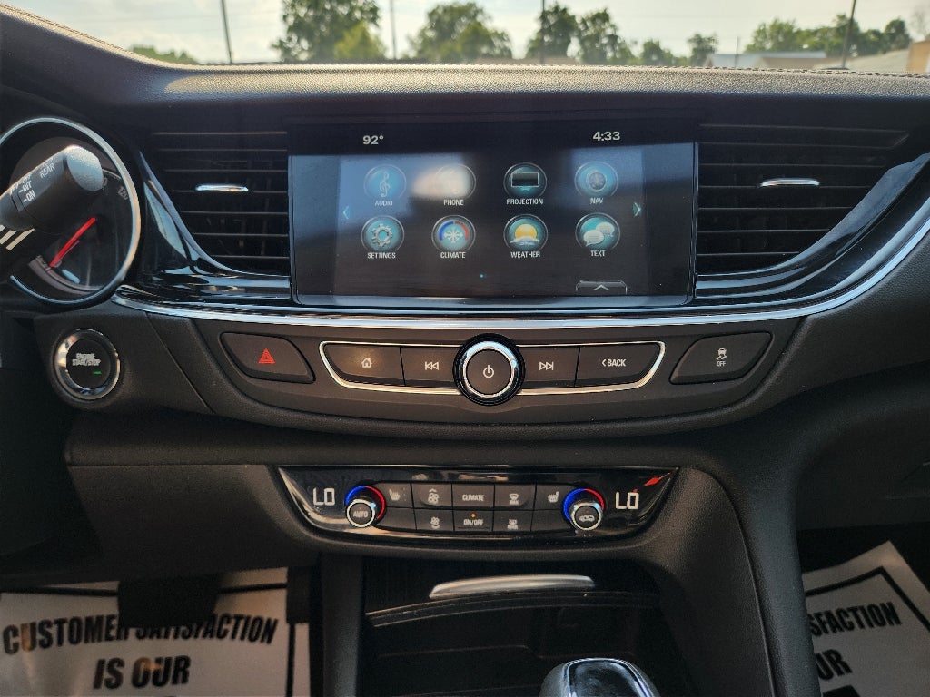 2018 Buick Regal TourX Essence