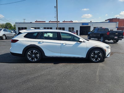 2018 Buick Regal TourX Essence