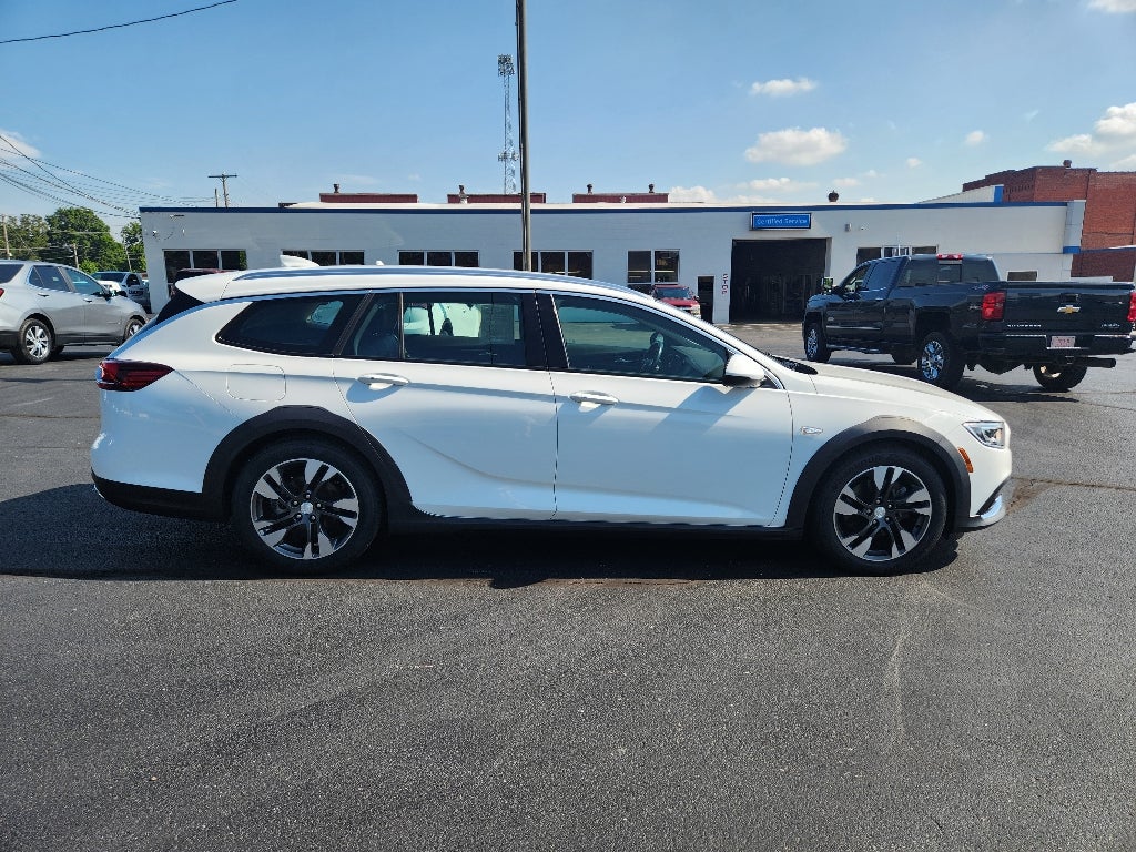 2018 Buick Regal TourX Essence