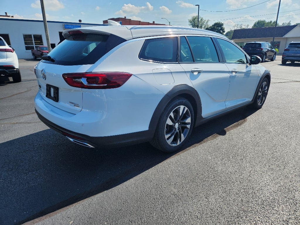 2018 Buick Regal TourX Essence