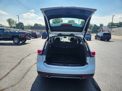 2018 Buick Regal TourX Essence