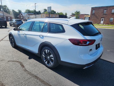 2018 Buick Regal TourX Essence
