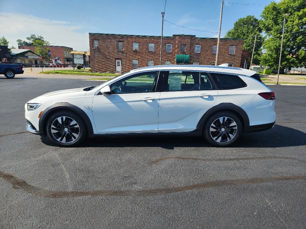 2018 Buick Regal TourX Essence