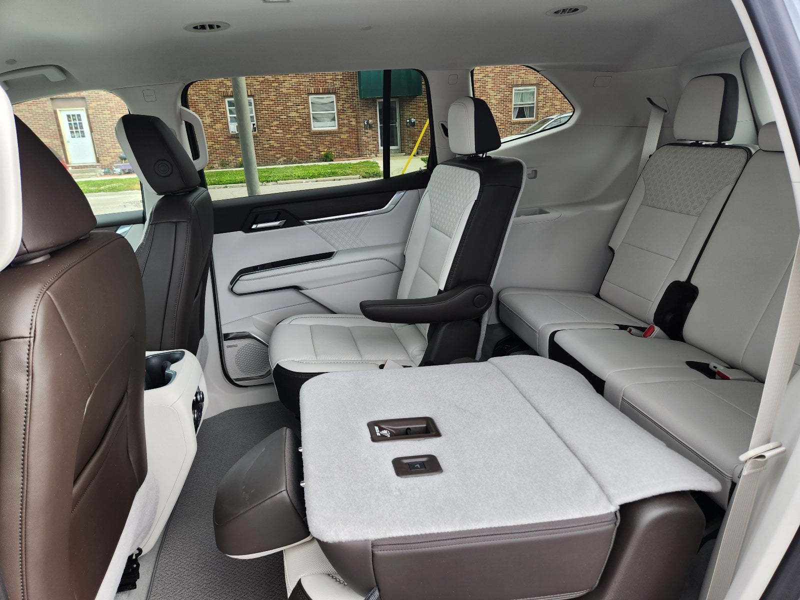 2024 GMC Acadia Denali