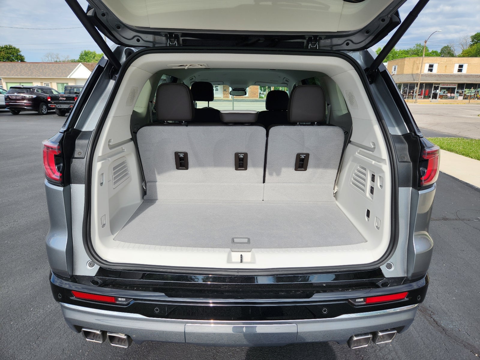 2024 GMC Acadia Denali