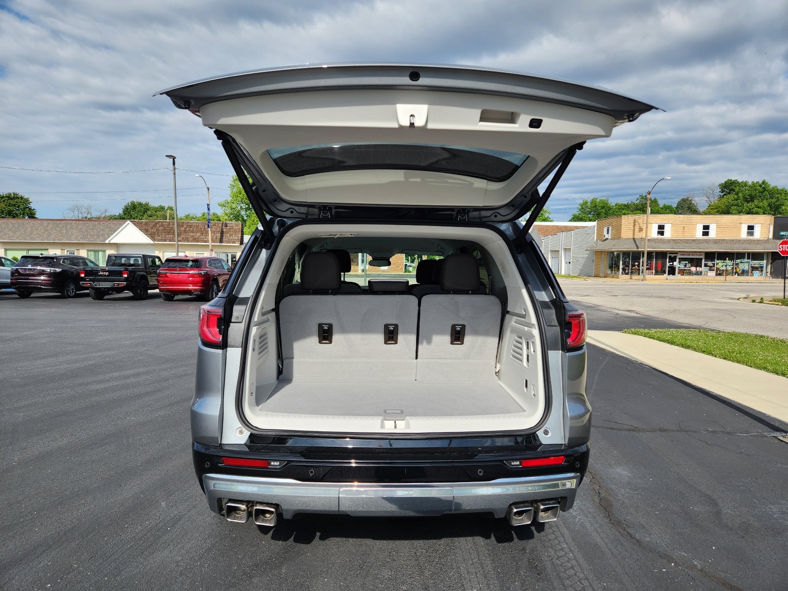 2024 GMC Acadia Denali