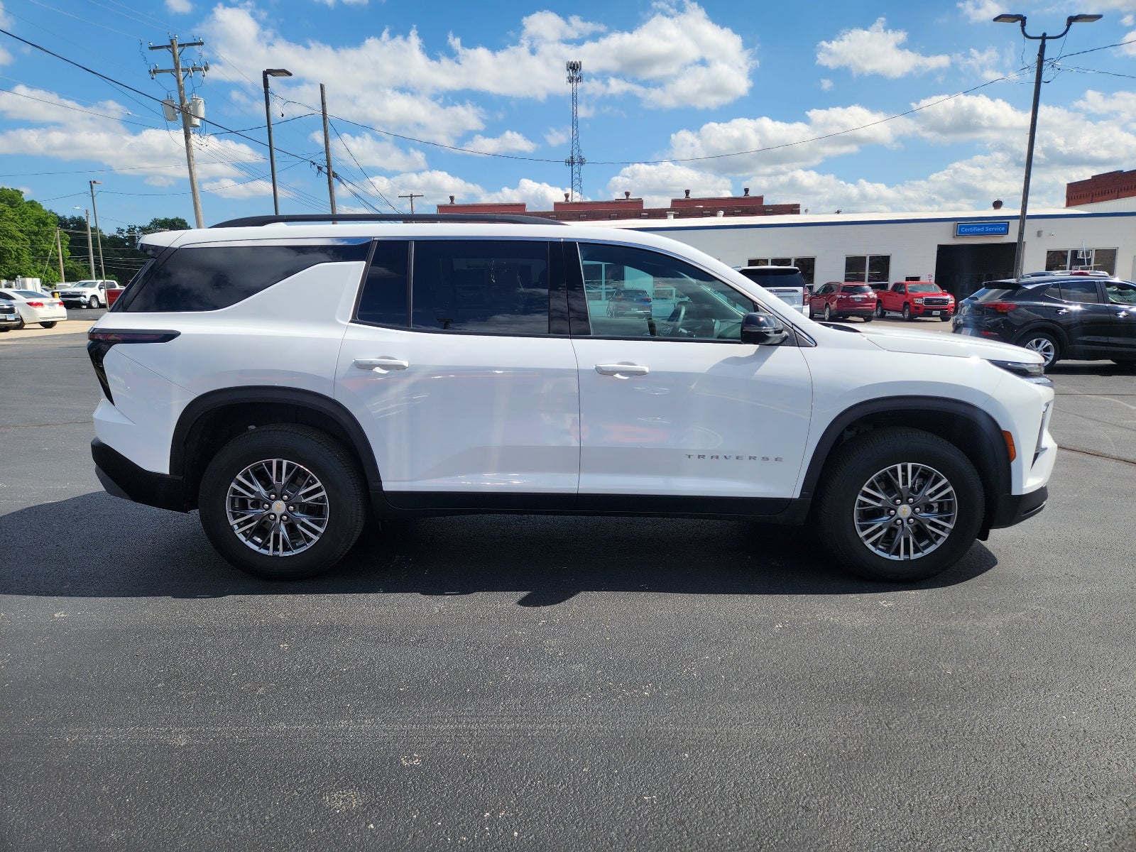 2026 Chevrolet Traverse LT